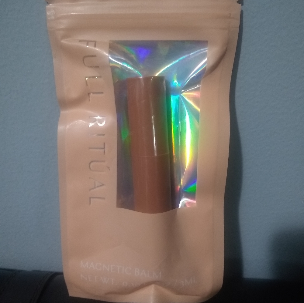 Full Ritual magnetic lip balm - Picture 3 of 3